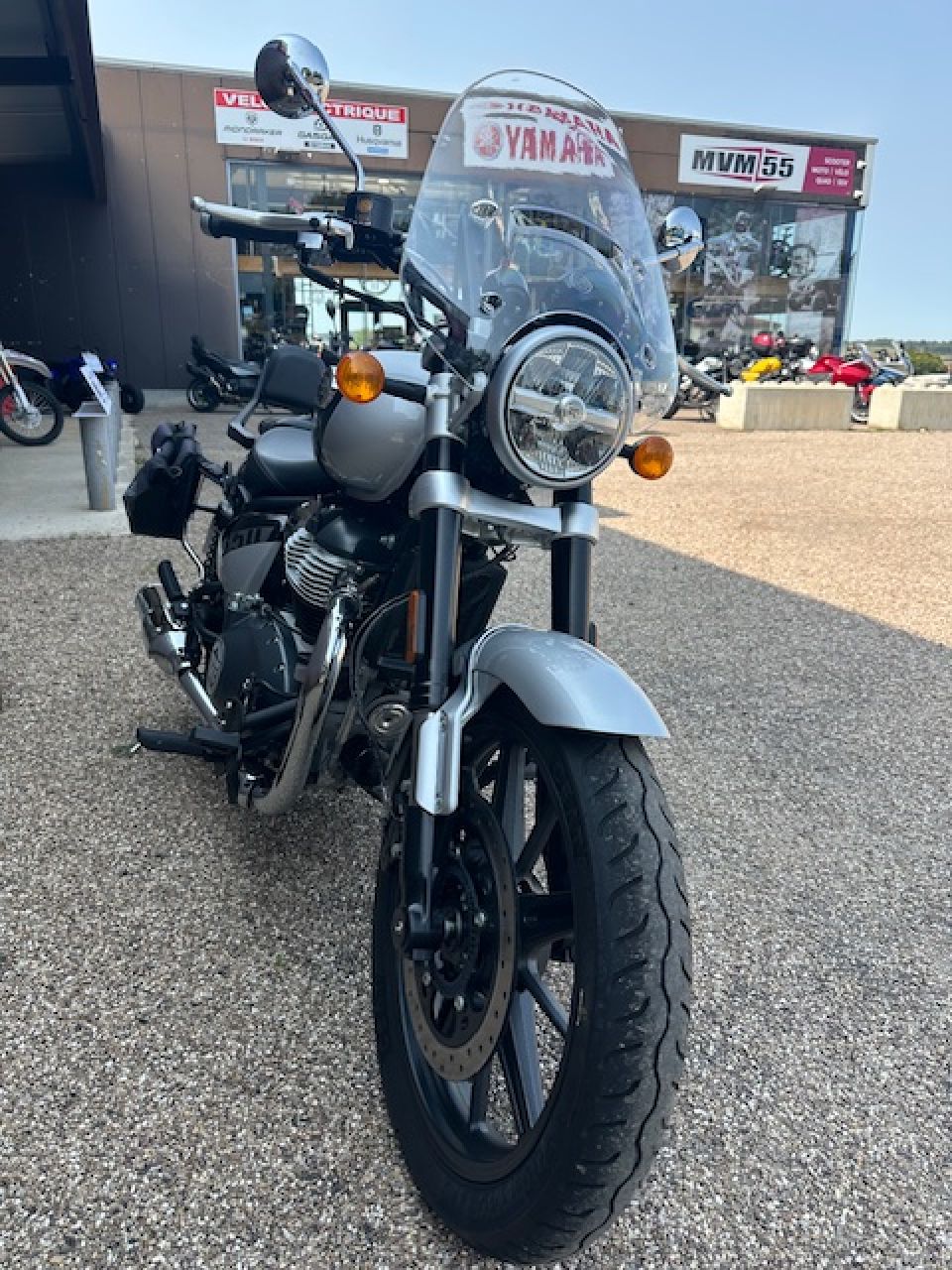 ROYAL ENFIELD SUPER METEOR 650 8