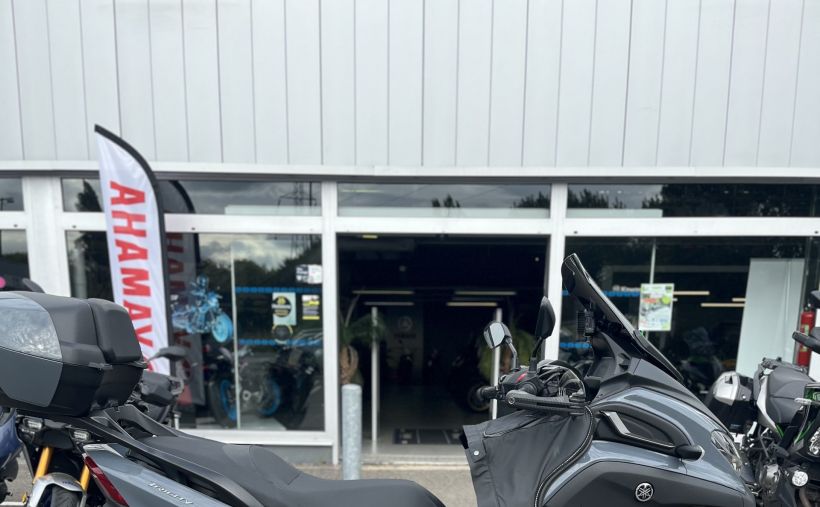 YAMAHA TRICITY 300 6
