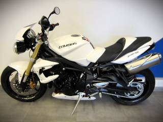 TRIUMPH STREET TRIPLE 675 - 2011