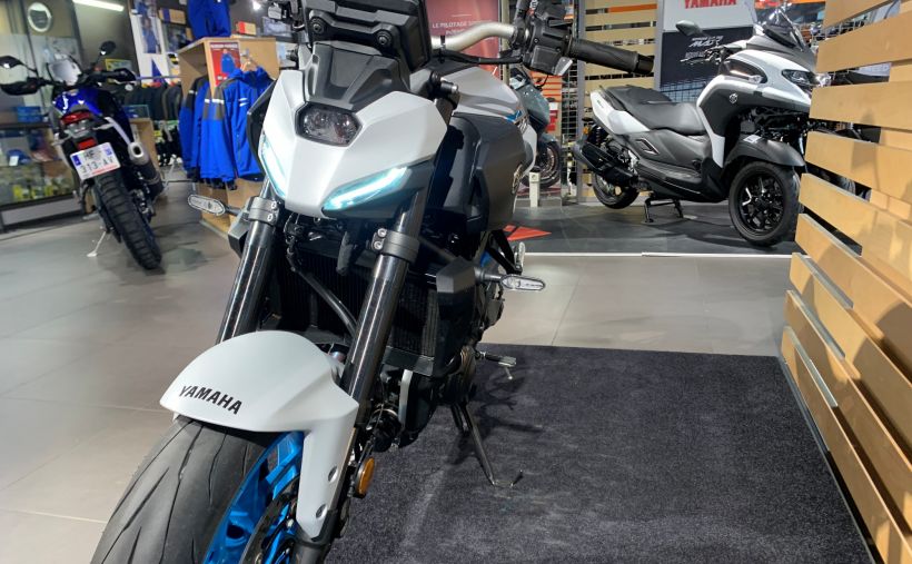 YAMAHA MT-07 Y-AMT 4