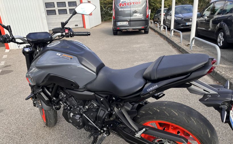 YAMAHA MT-07 3