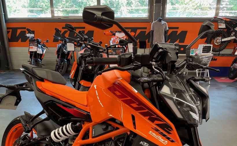 KTM 390 DUKE ABS 1