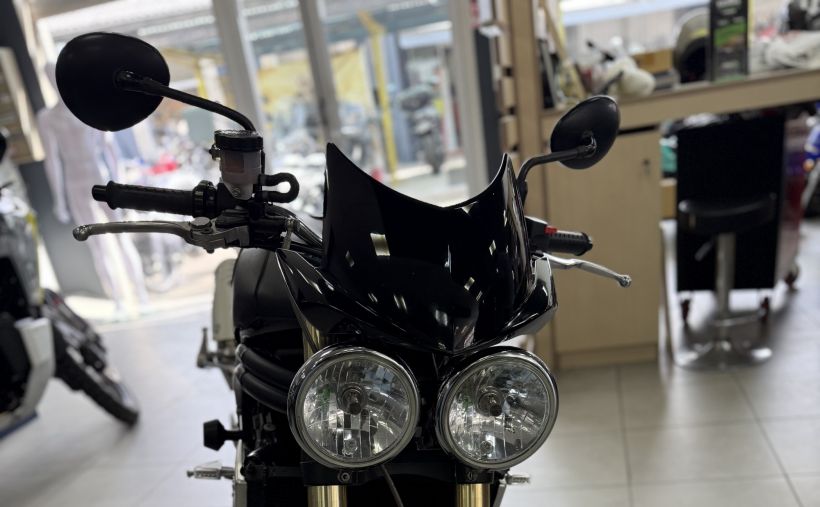 TRIUMPH SPEED TRIPLE 1050 1