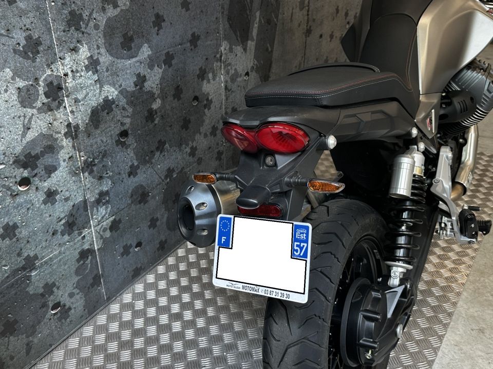 MOTO GUZZI V85 TT 850 18