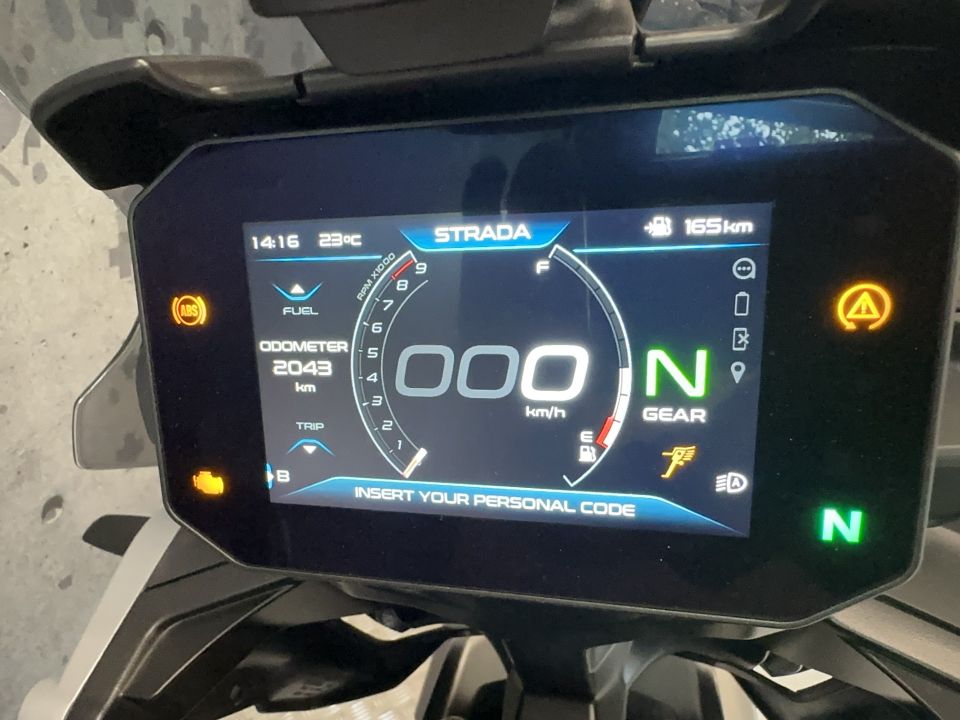 MOTO GUZZI V85 TT 850 27