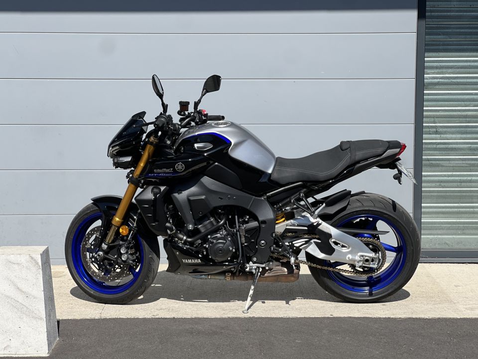 YAMAHA MT-10 SP 3