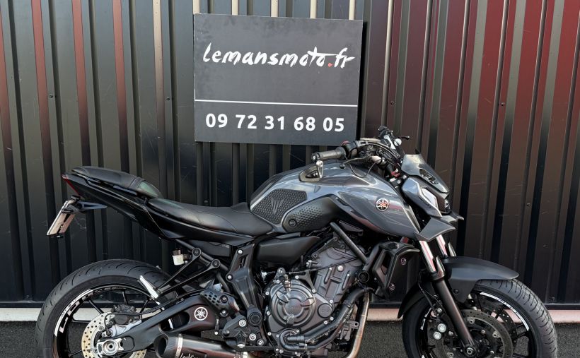 YAMAHA MT-07 5