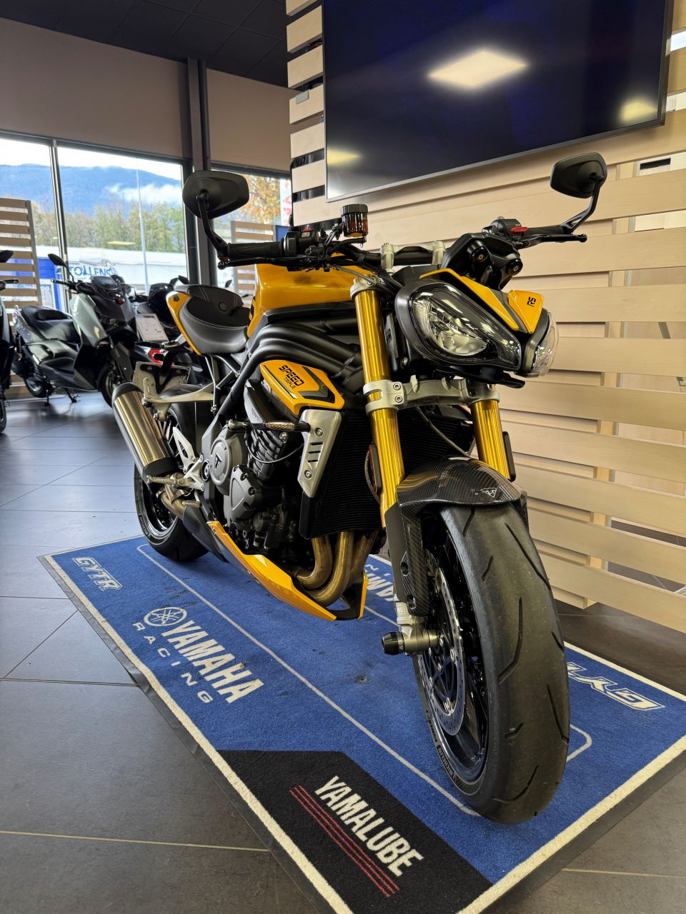 TRIUMPH SPEED TRIPLE 1200 RS 2