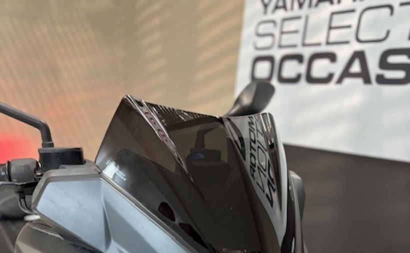 YAMAHA X-MAX 400 IRON 1