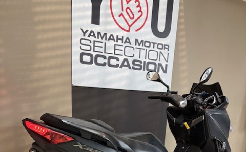 YAMAHA X-MAX 400 IRON 3