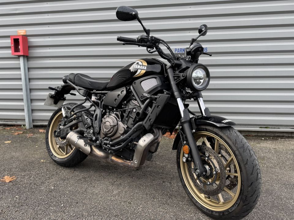 YAMAHA XSR 700 0