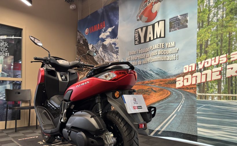 YAMAHA NMAX 125 7