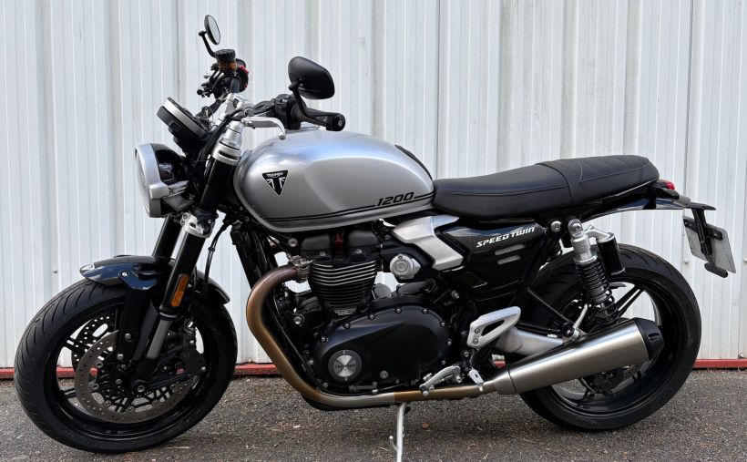 TRIUMPH SPEED TWIN 1200 7