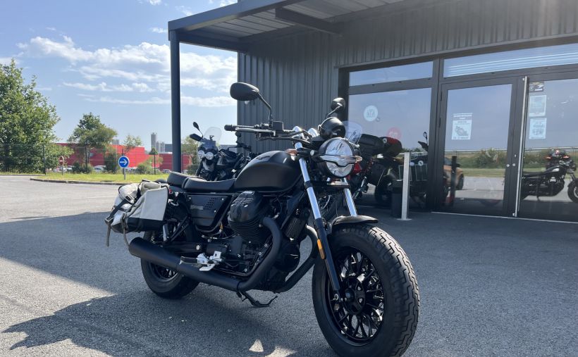 MOTO GUZZI V9 BOBBER 0