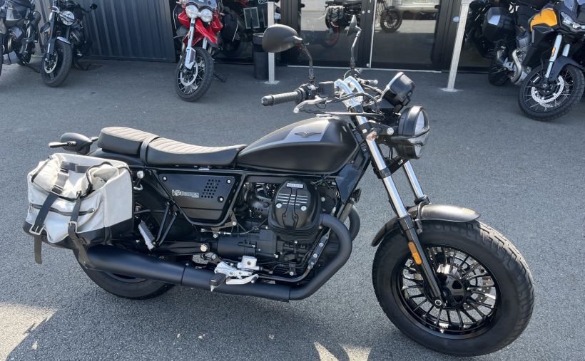 MOTO GUZZI V9 BOBBER 1