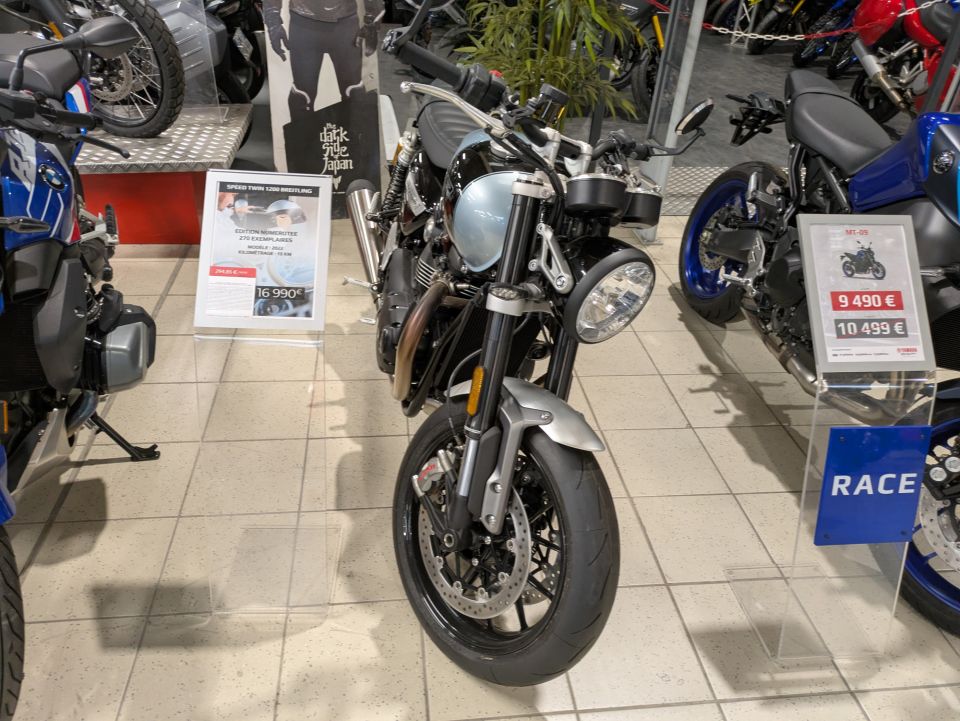 TRIUMPH SPEED TWIN 1200 20