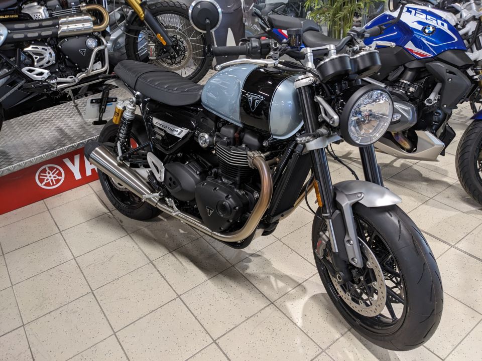 TRIUMPH SPEED TWIN 1200 30
