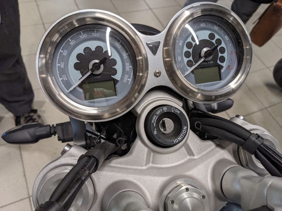 TRIUMPH SPEED TWIN 1200 60