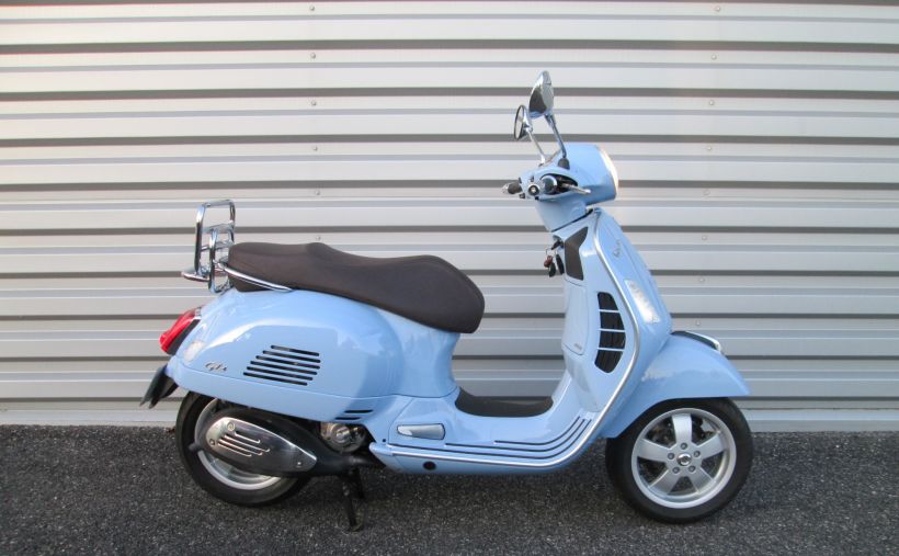 VESPA GTS 300 SUPER 1