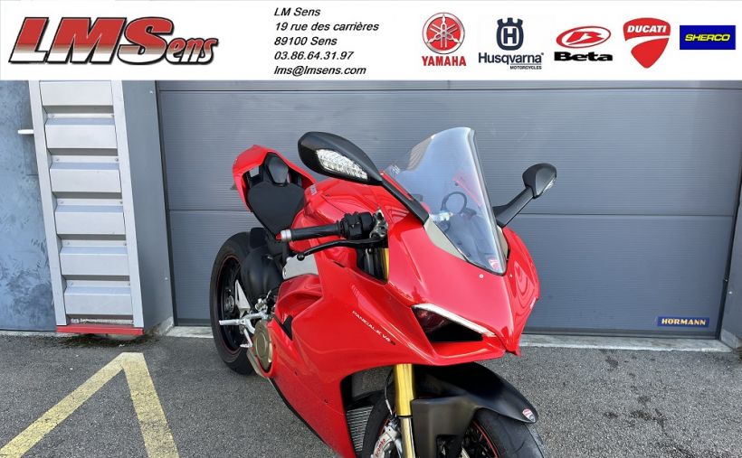 DUCATI PANIGALE V4 S 1