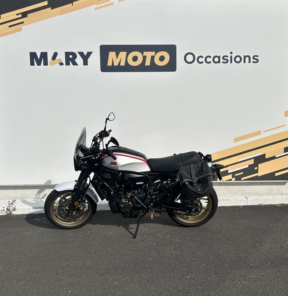 YAMAHA XSR 700 ABS 0
