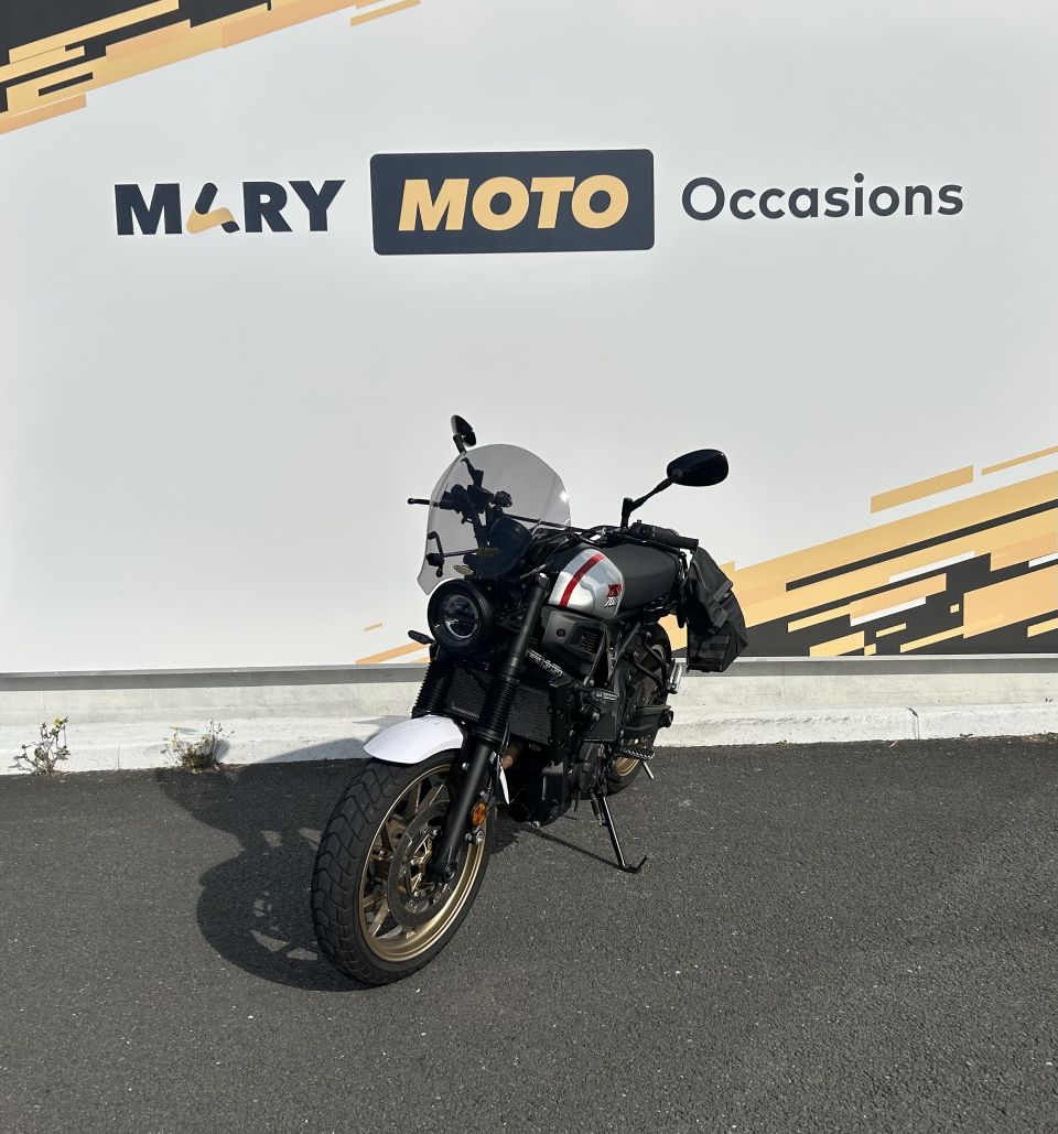 YAMAHA XSR 700 ABS 13