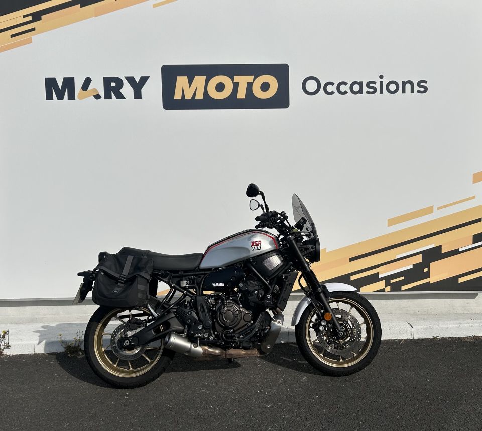 YAMAHA XSR 700 ABS 52