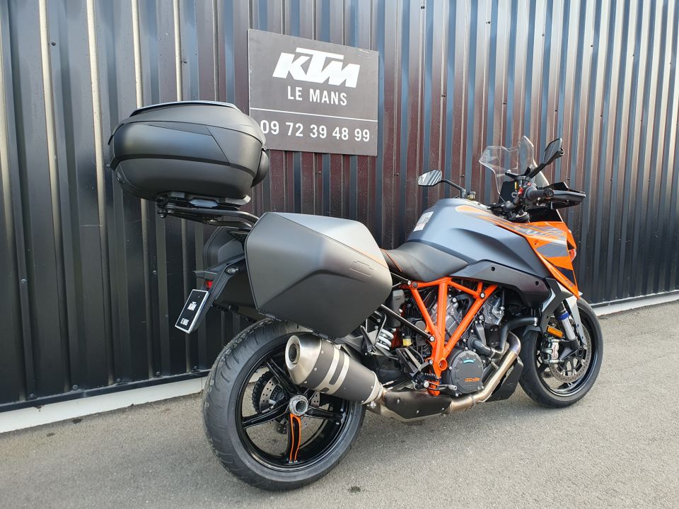 KTM 1290 SUPER DUKE GT 10