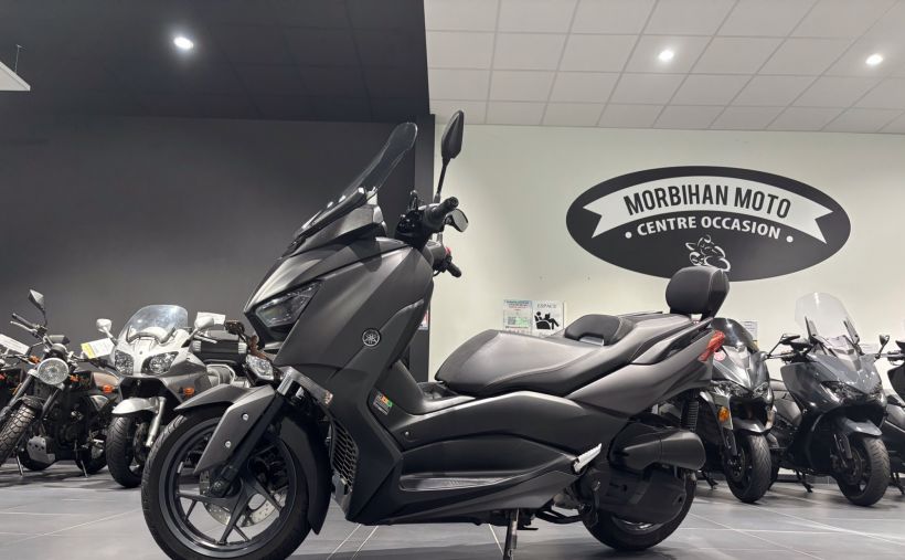 YAMAHA X-MAX 125 0