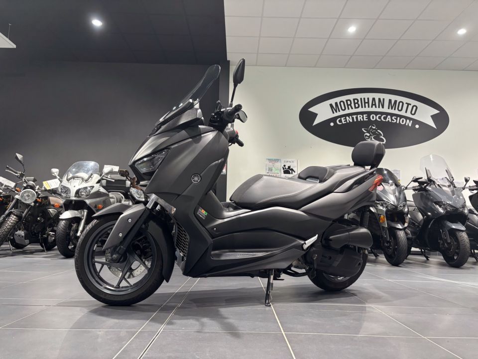 YAMAHA X-MAX 125 0