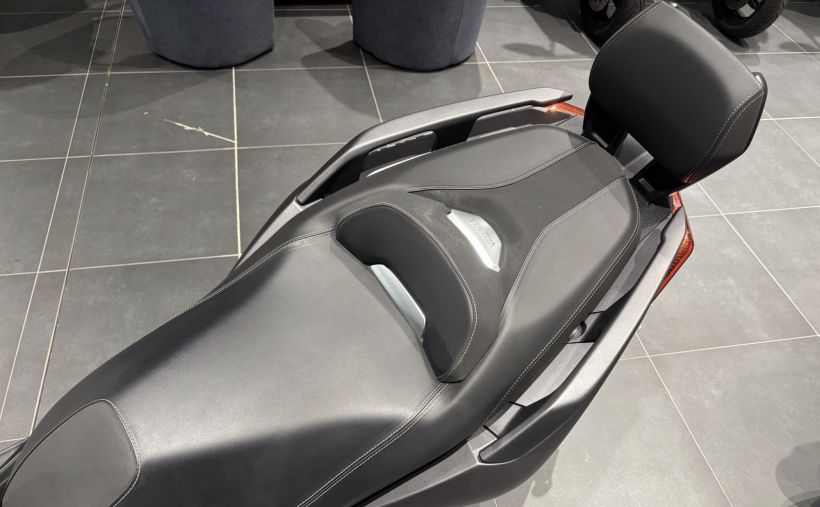 YAMAHA X-MAX 125 15