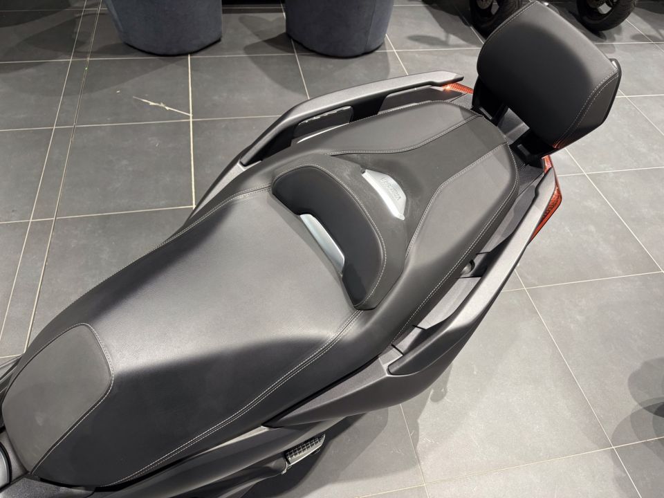 YAMAHA X-MAX 125 15