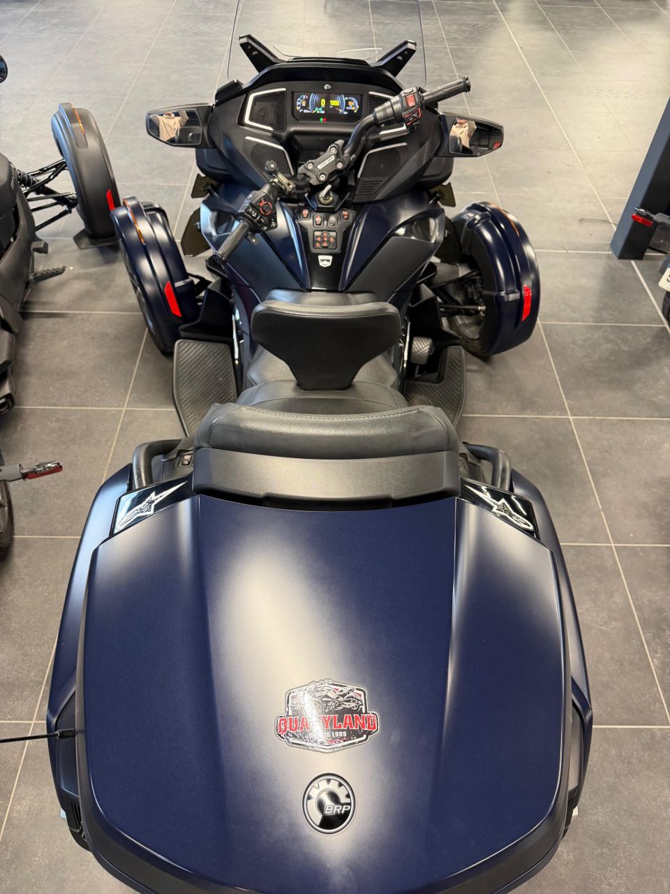CAN-AM SPYDER RT 10