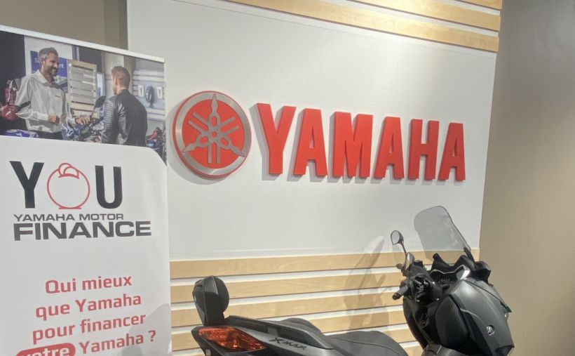 YAMAHA XMAX 300 Tech Max 2
