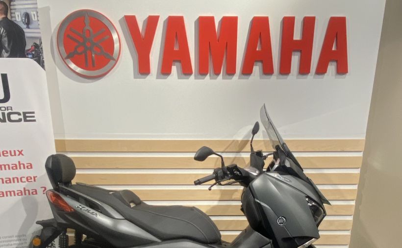 YAMAHA XMAX 300 Tech Max 0
