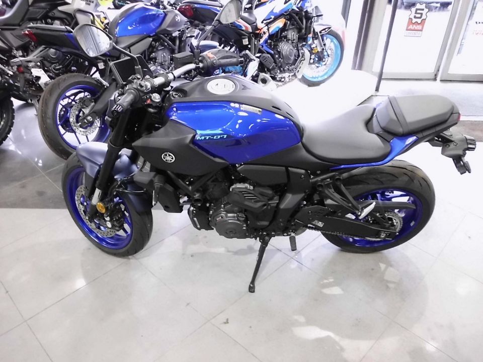 YAMAHA MT-07 Y-AMT 1