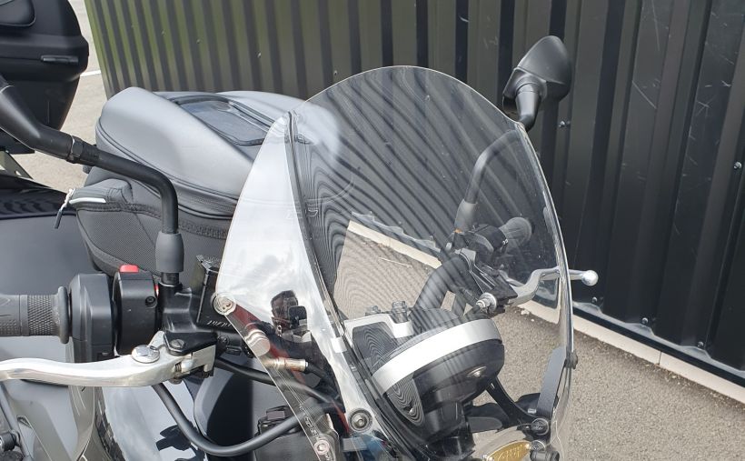 TRIUMPH TRIDENT 660 2