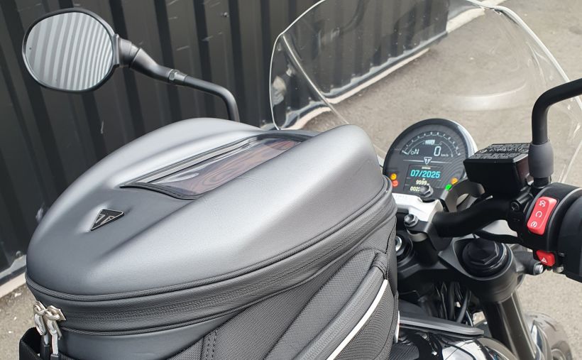 TRIUMPH TRIDENT 660 7