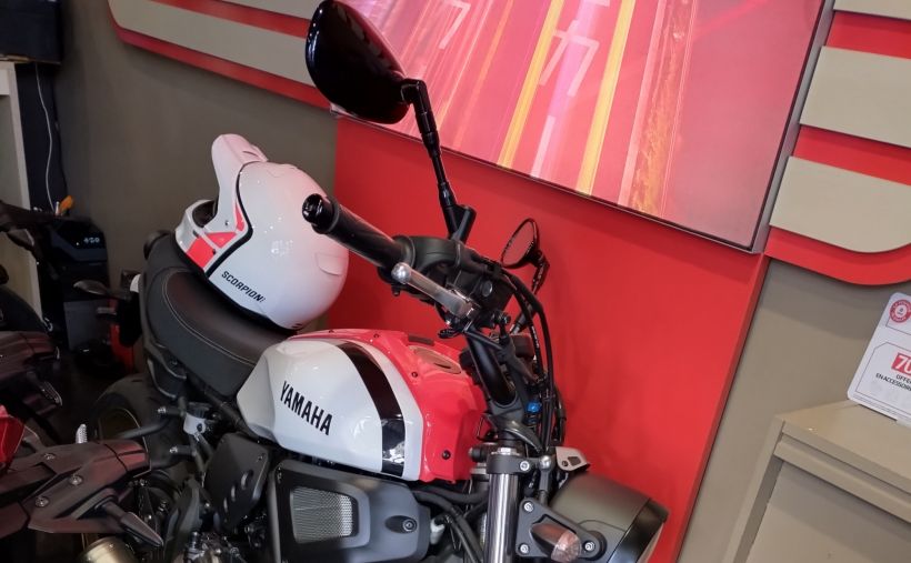 YAMAHA XSR 700 ABS 1