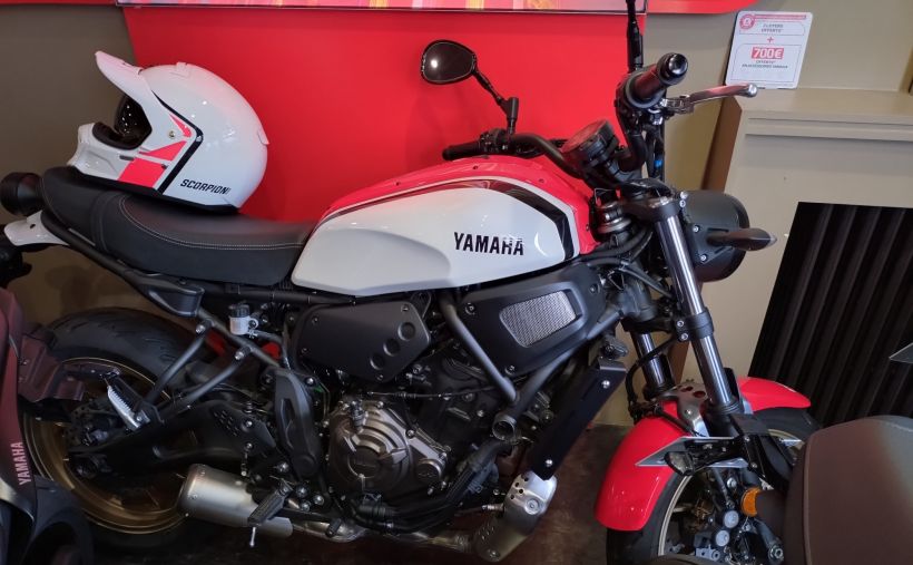 YAMAHA XSR 700 ABS 2