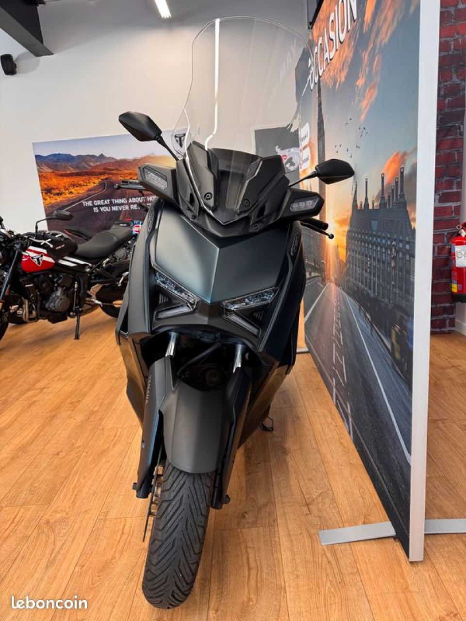 YAMAHA XMAX 125 TECH MAX 4