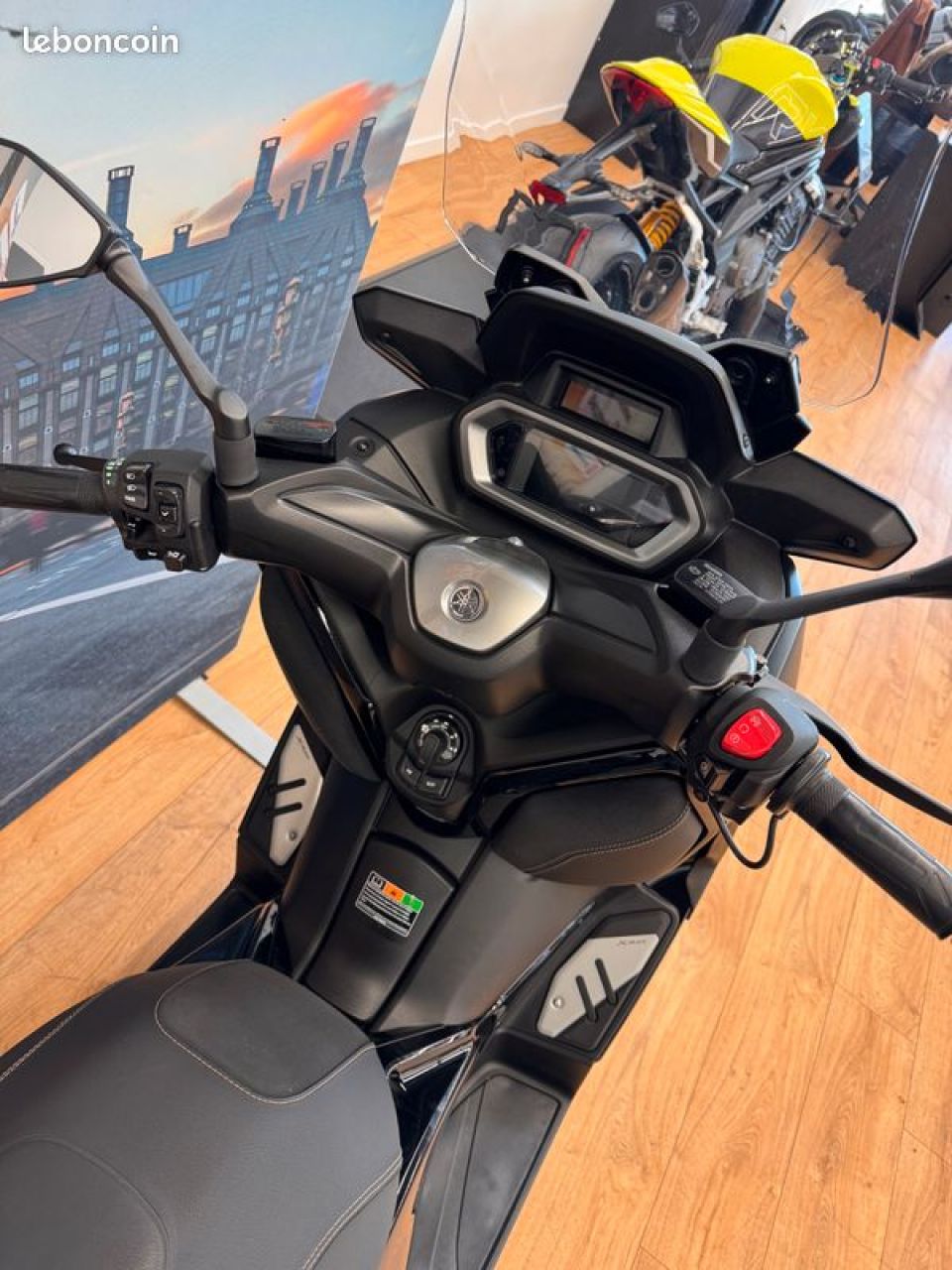 YAMAHA XMAX 125 TECH MAX 6