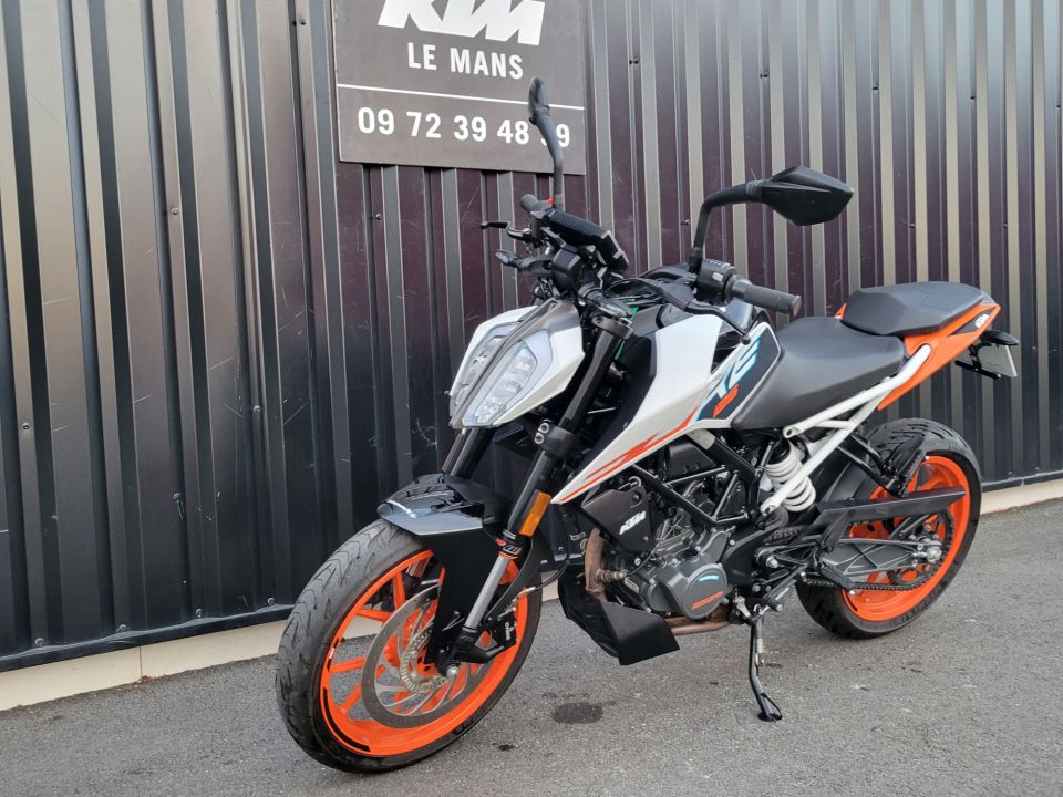 KTM 125 DUKE ABS 15