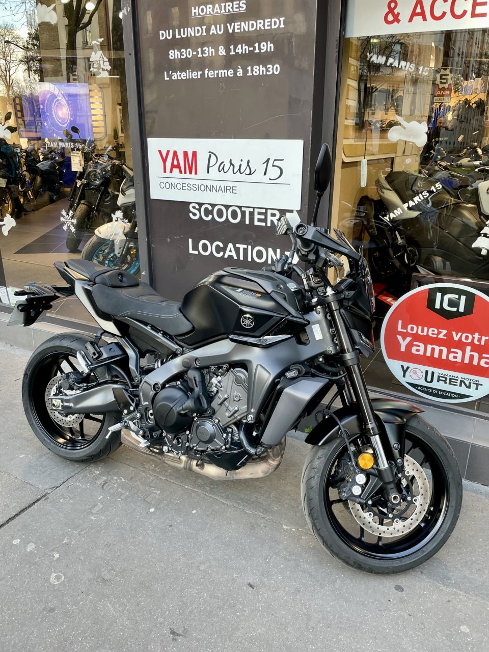 YAMAHA MT-09  Y-AMT 1