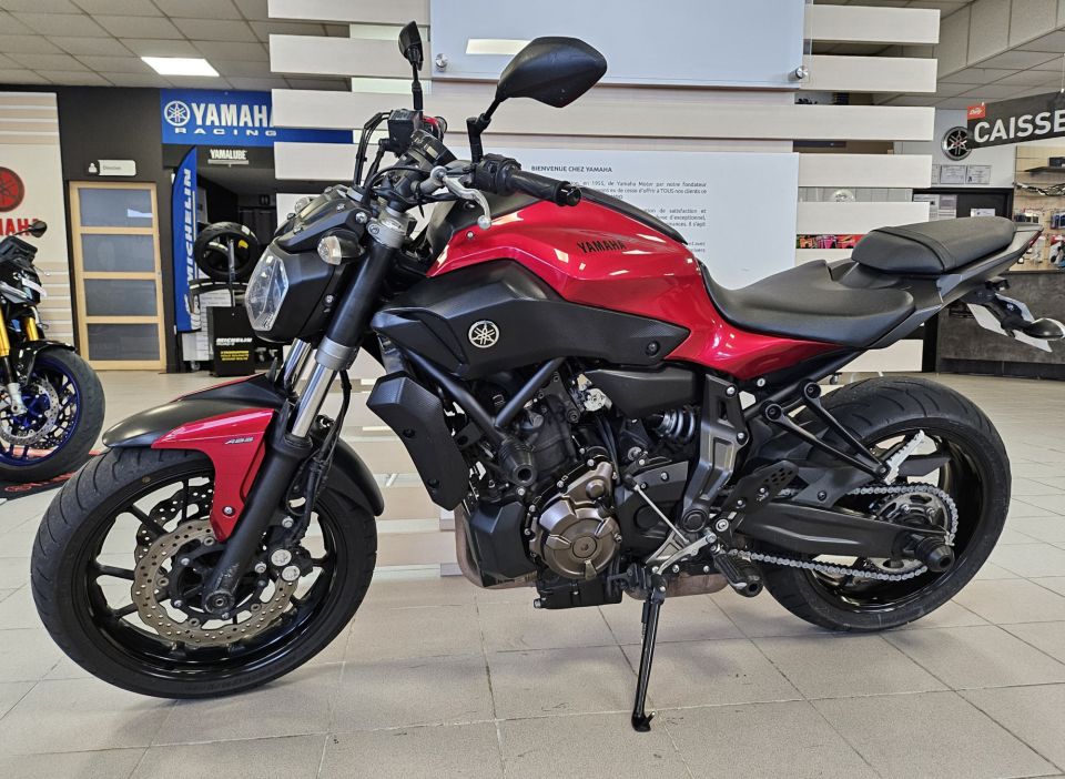 YAMAHA MT-07 2