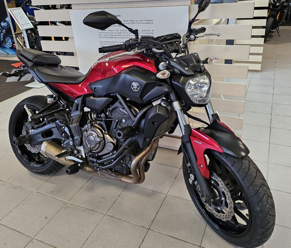 YAMAHA MT-07 0