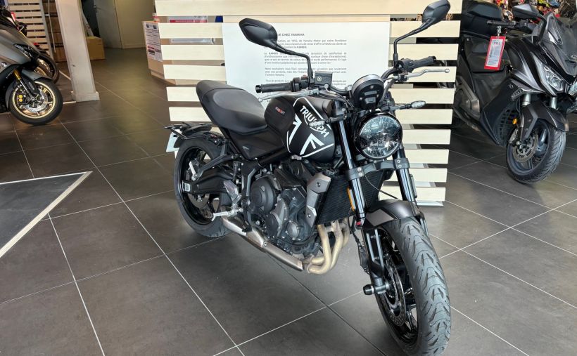 TRIUMPH TRIDENT 660 0