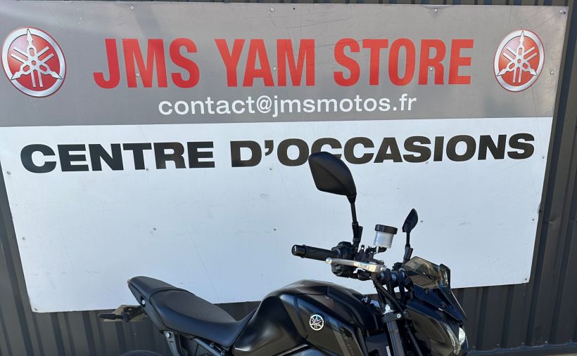 YAMAHA MT-09 3