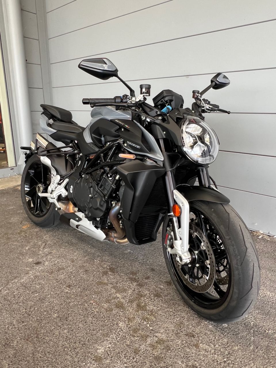 MV AGUSTA BRUTRALE 1000 RS 0