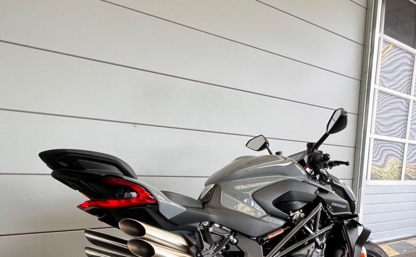 MV AGUSTA BRUTRALE 1000 RS 1
